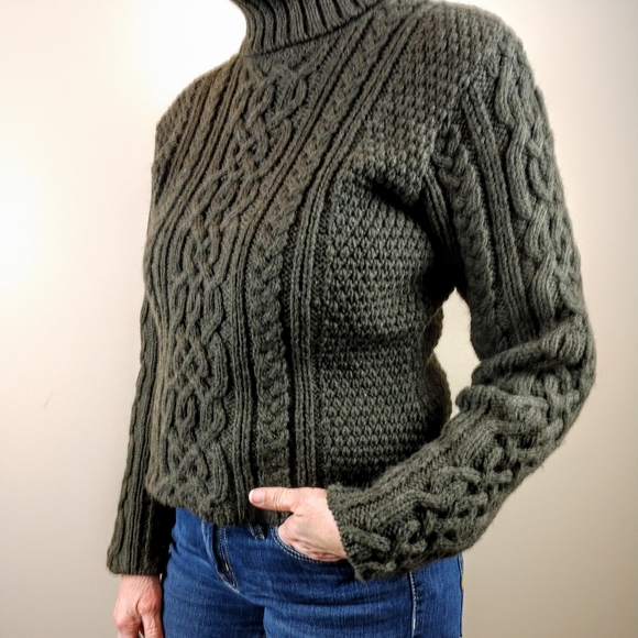 Paul James Sweaters - Paul James England Fisherman Turtleneck Sweater M